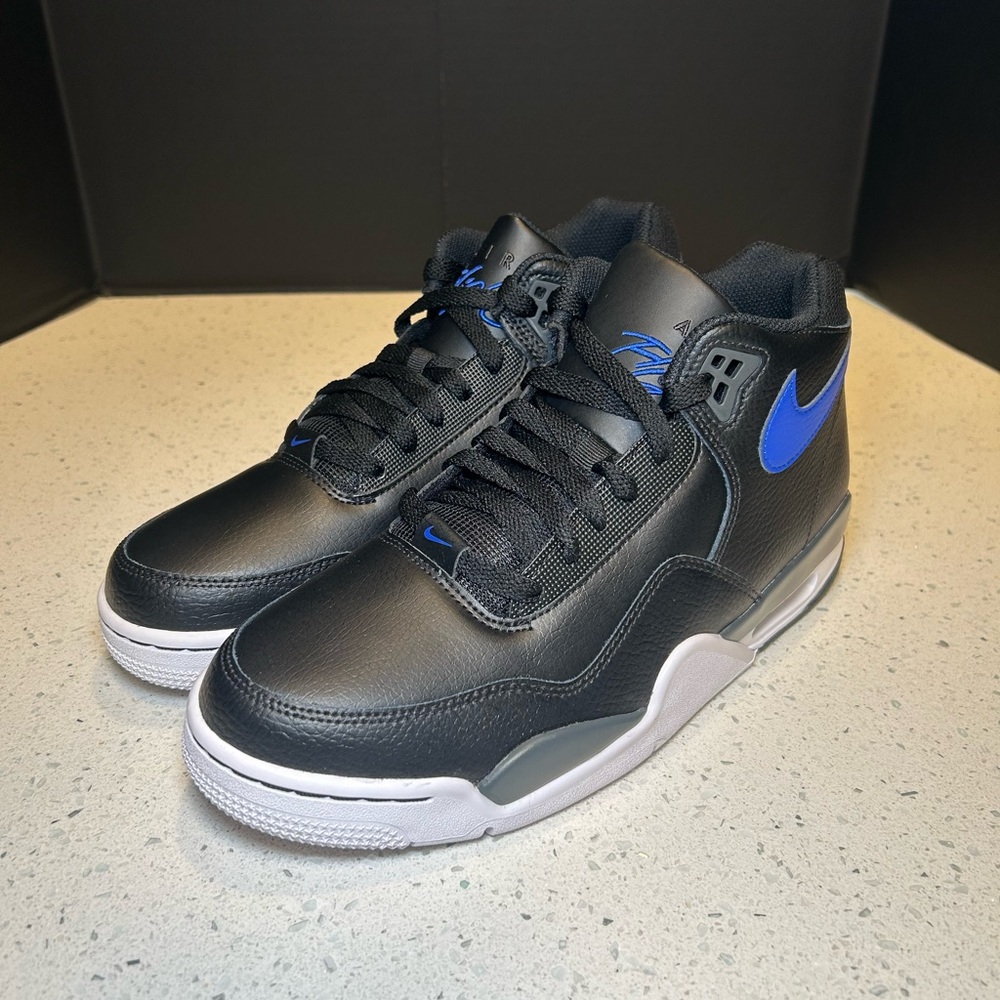 Size 9.5M Nike Flight Legacy